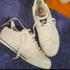 Nike suburban dad shoes